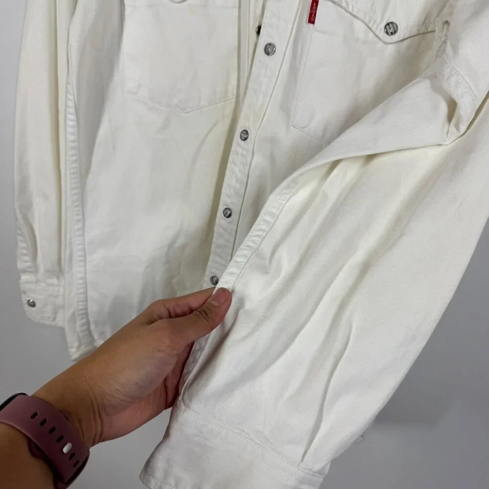 Vintage Levi’s White Western Button Up Shirt Mens Size S Classic Denim Style